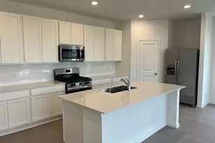 3005 Mariner Island Dr, Texas City, TX 77568 - Photo 5