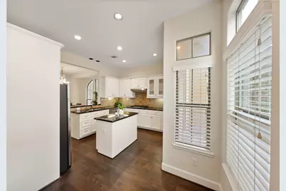 562 Bomar Street, Houston, TX 77006 - Photo 11