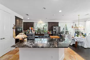 335 Voss Rd, Houston, TX 77024 - Photo 21