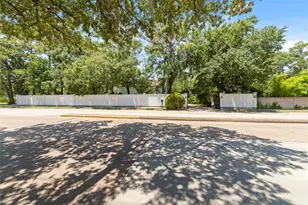 335 Voss Rd, Houston, TX 77024 - Photo 43