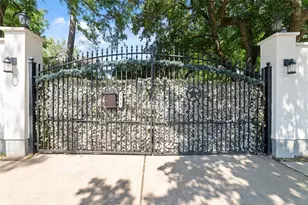 335 Voss Rd, Houston, TX 77024 - Photo 15