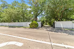 335 Voss Rd, Houston, TX 77024 - Photo 43