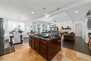 335 Voss Rd, Houston, TX 77024 - Photo 23
