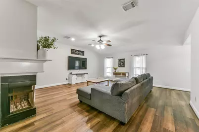 4010 Spring Branch Drive W, Pearland, TX 77584 - Photo 7