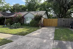 3842 Westmeadow Dr, Houston, TX 77082 - Photo 3