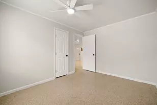 221 11th St, Dickinson, TX 77539 - Photo 17