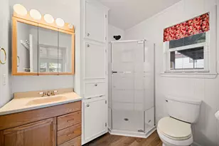 221 11th St, Dickinson, TX 77539 - Photo 15
