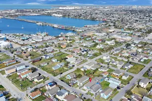 2216 Victory Ave, Galveston, TX 77551 - Photo 33