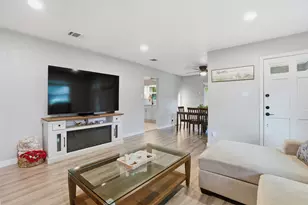 5638 Simsdale St, Houston, TX 77033 - Photo 3