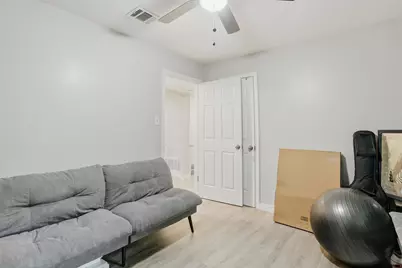 5638 Simsdale Street, Houston, TX 77033 - Photo 21