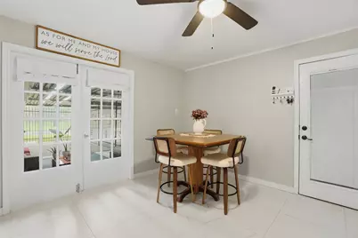 5638 Simsdale Street, Houston, TX 77033 - Photo 7