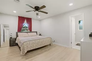 5638 Simsdale St, Houston, TX 77033 - Photo 13