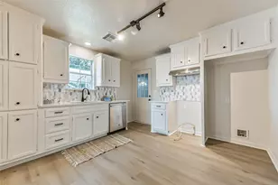 5828 Avenue T, Galveston, TX 77551 - Photo 9