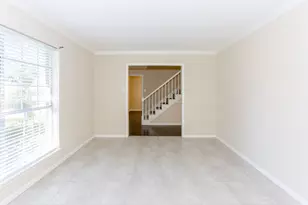 2822 Durban Dr, Houston, TX 77043 - Photo 35
