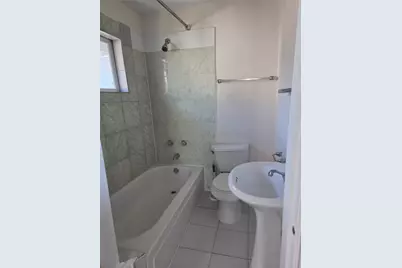 302 71st Street #2, Houston, TX 77011 - Photo 7