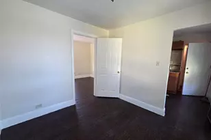 302 71st St, Houston, TX 77011 - Photo 3