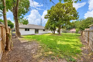 1030 Forestburg Dr, Houston, TX 77038 - Photo 21