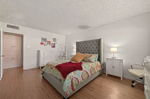2701 Bellefontaine St, Houston, TX 77025 - Photo 39