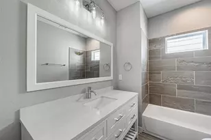 6725 Parker Oaks Ln, Houston, TX 77076 - Photo 5