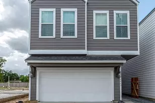 6725 Parker Oaks Ln, Houston, TX 77076 - Photo 1