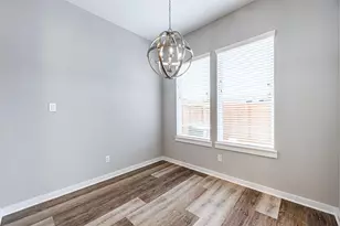 6725 Parker Oaks Ln, Houston, TX 77076 - Photo 23