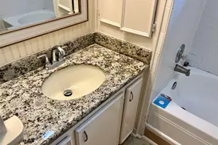 501 E 28th St, Houston, TX 77008 - Photo 15