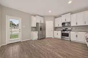16849 Pink Wintergreen Dr, Conroe, TX 77385 - Photo 11