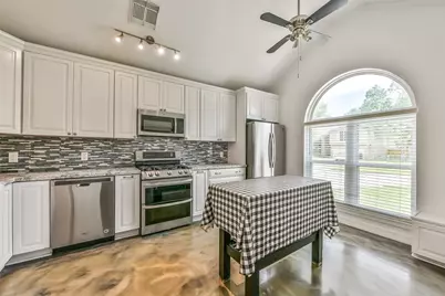 515 Valley Drive, Dickinson, TX 77539 - Photo 9