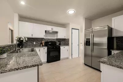 7534 Eight Willows Road, Houston, TX 77489 - Photo 9