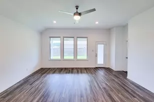 907 Youth Water Rd, Montgomery, TX 77316 - Photo 9