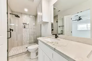 28 Back Bay Cir, Galveston, TX 77551 - Photo 17
