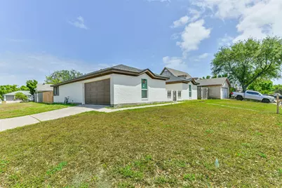 28 Back Bay Circle, Galveston, TX 77551 - Photo 1