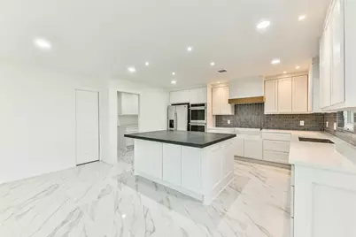 28 Back Bay Circle, Galveston, TX 77551 - Photo 11