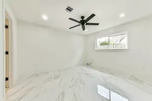 28 Back Bay Cir, Galveston, TX 77551 - Photo 15