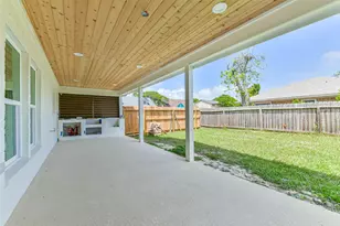 28 Back Bay Cir, Galveston, TX 77551 - Photo 27