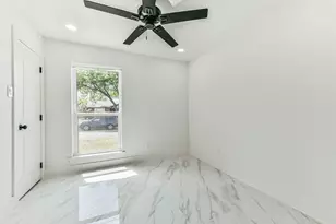 28 Back Bay Cir, Galveston, TX 77551 - Photo 23