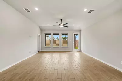 10923 Endeavor Drive, Richmond, TX 77469 - Photo 9