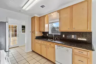 8018 Holiday Ln, Houston, TX 77075 - Photo 19