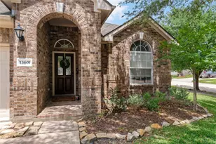 13601 May Pine Ct, Rosharon, TX 77583 - Photo 3