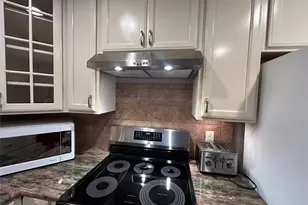 13034 Leader St, Houston, TX 77072 - Photo 9