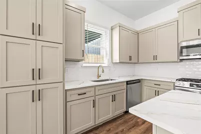 1912 Schweikhardt Street, Houston, TX 77020 - Photo 9