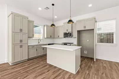 1912 Schweikhardt Street, Houston, TX 77020 - Photo 3