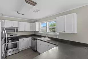 5309 Perry Ave, Galveston, TX 77551 - Photo 11