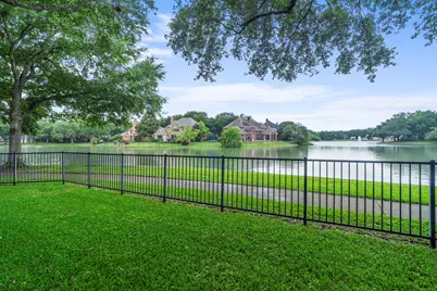 39 Rippling Creek Drive, Sugar Land, TX 77479 - Photo 3