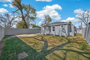 7024 Gonzales St, Houston, TX 77020 - Photo 31