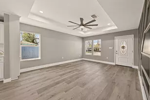 7024 Gonzales St, Houston, TX 77020 - Photo 17