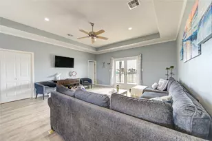 14110 Miramar Dr, Galveston, TX 77554 - Photo 11