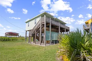 844 S Sage Rd, Crystal Beach, TX 77650 - Photo 1