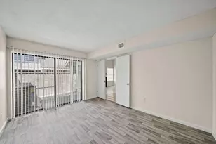 11889 Bob White Dr, Houston, TX 77035 - Photo 7