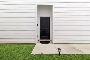 8723 Compton St, Houston, TX 77016 - Photo 3